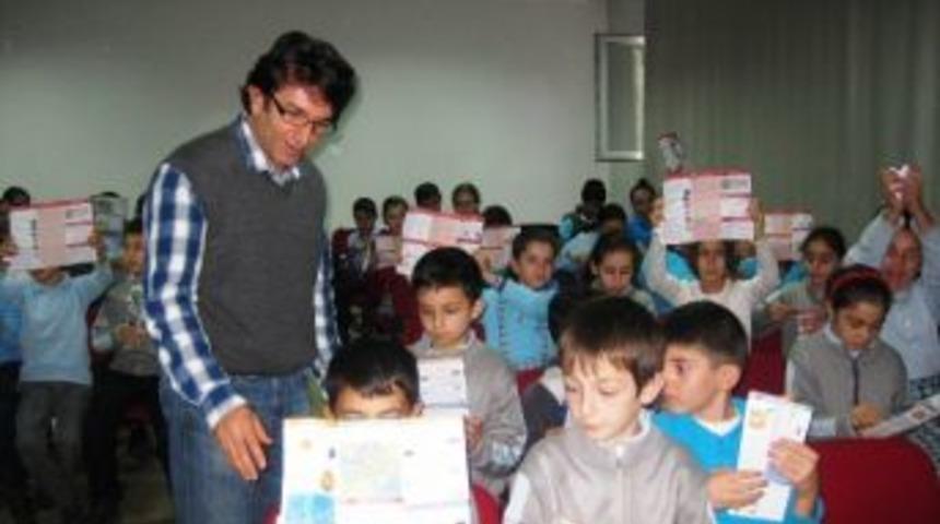 İzmit'te 2 Bin Öğrenciye Deprem Eğitimi Verildi