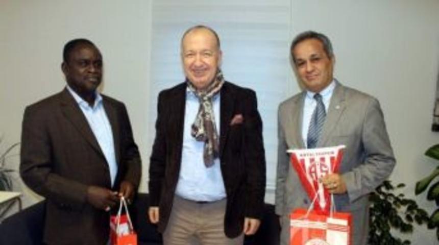 Gana Futbol Federasyonu'ndan Antalyaspor&rsquo;a Ziyaret