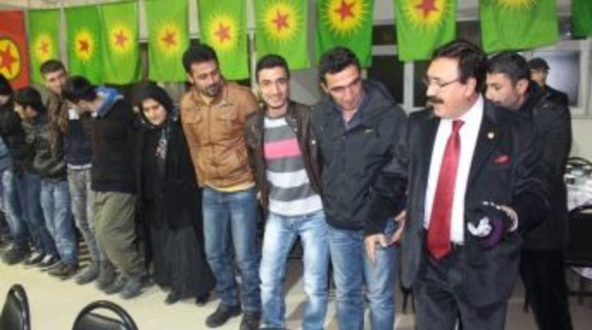 Bdp&rsquo;den Demirtaş&rsquo;a Defli Ve Halaylı Yemek