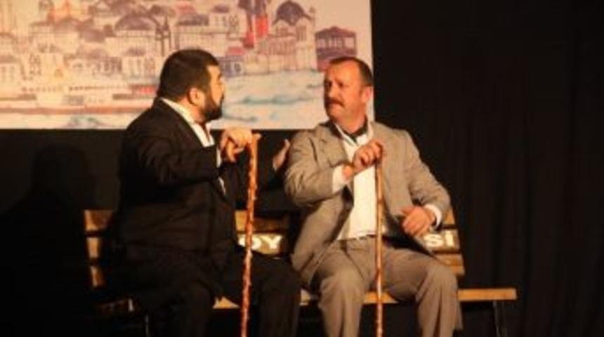 14 Oyun, Bin 800 Seyirci