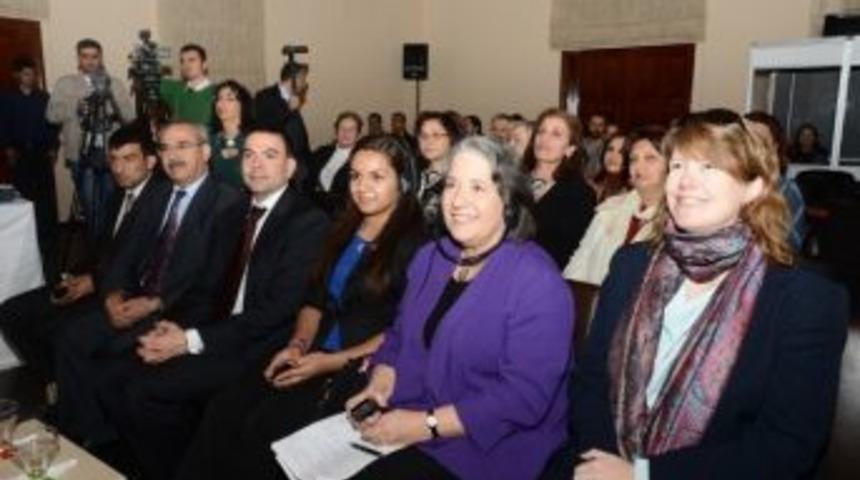 B&uuml;y&uuml;kşehir Kent Konseyi, Adanalı Kadınları Siyasete Girme Konusunda Teşvik Etmek İ&ccedil;in Toplantı D&uuml;zenledi