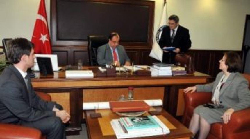 Ad&uuml; Ve Geka &Ouml;ğretim Elemanlarına Uzaktan Eğitim Deneyimi Kazandıracak