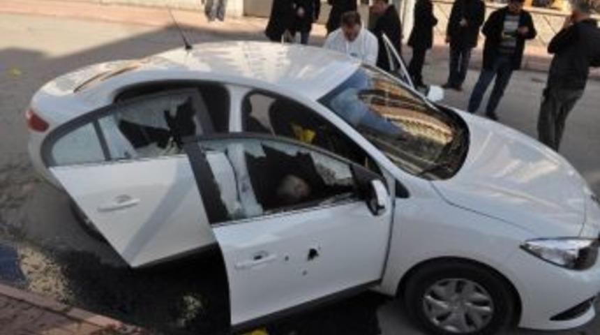 Evinin &Ouml;n&uuml;nde Vurularak &Ouml;ld&uuml;r&uuml;ld&uuml;