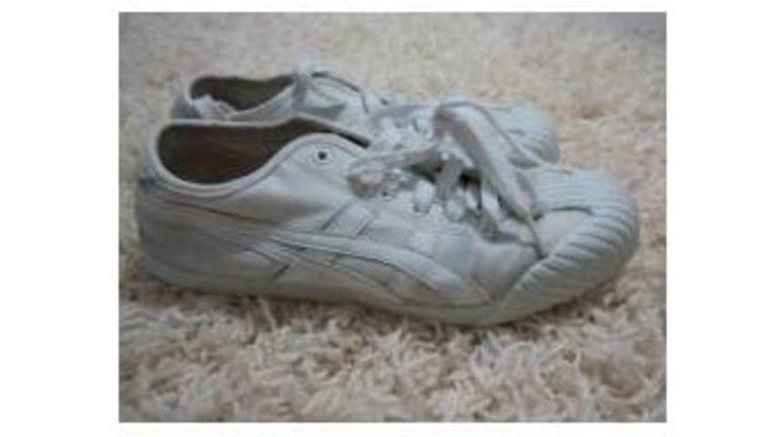 Hırsızları &Ccedil;aldığı Ayakkabı Ele Verdi