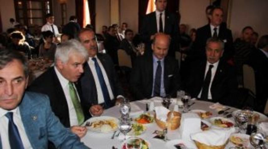 Arın&ccedil;: "biz Tepeden Bakmıyoruz"