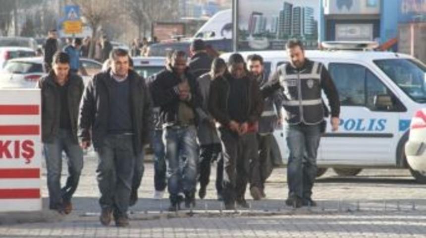 Mardin'de Yabancı Uyruklu 3 Dolandırıcı Yakalandı