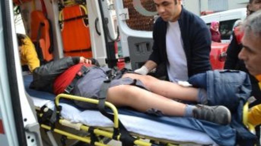 Balıkesir'de Facebook Y&uuml;z&uuml;nden Kız Kavgası: 3 Yaralı