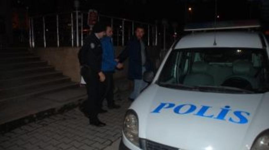 Kendisine İğne Yapmayan Doktora Saldırdı