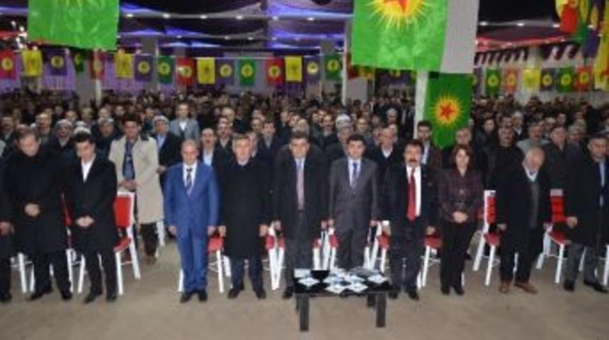 Demirtaş, Hakkari&rsquo;de Başkan Adaylarını Tanıttı