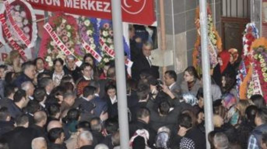 Meral Akşener Boz&uuml;y&uuml;k'te Partisinin Se&ccedil;im B&uuml;rosu A&ccedil;ılışını Yaptı