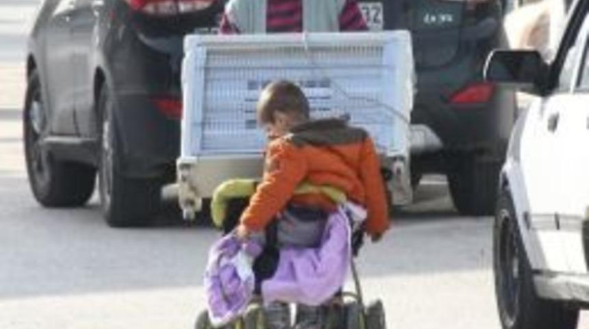 &Ccedil;ocuğunu &Ouml;l&uuml;m&uuml;ne Taşıdı