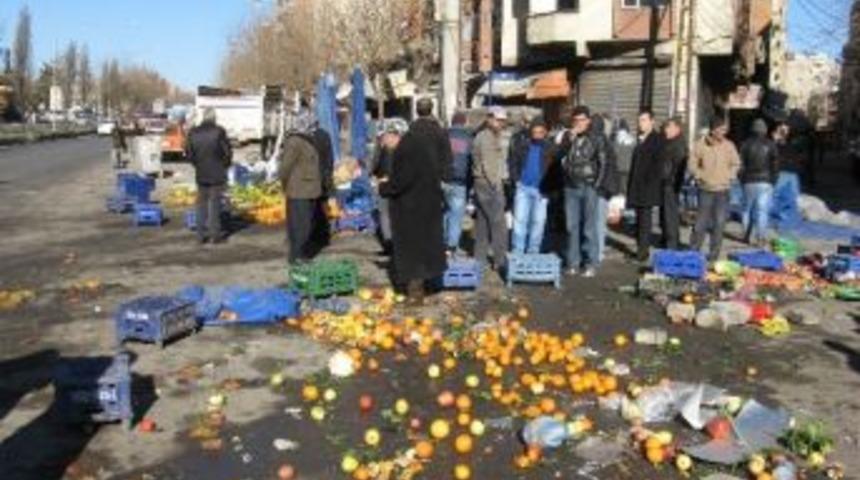 Diyarbakır&rsquo;da Seyyar Satıcılara Gece Baskını