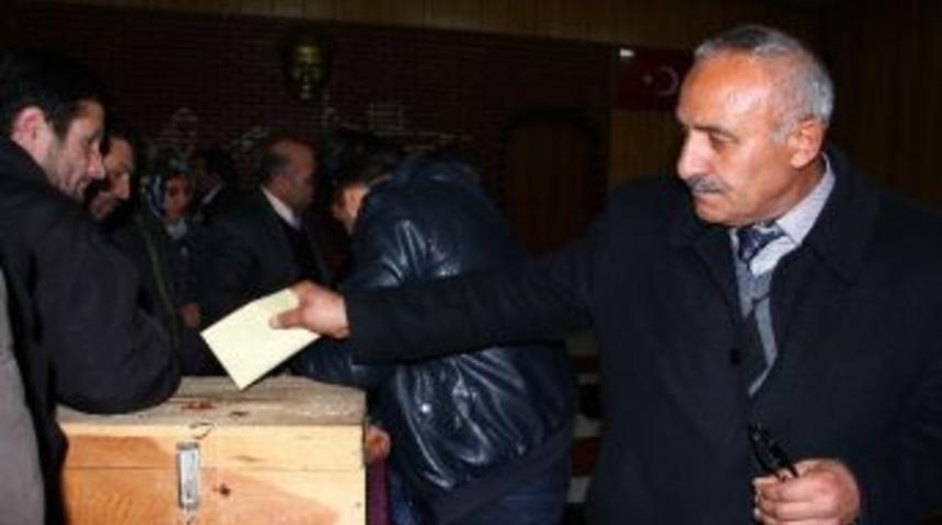 Ardahan Şof&ouml;rler Odası Başkanı &Ouml;zer Yeniden Başkan Se&ccedil;ildi