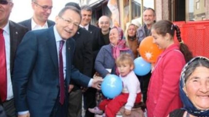 Edip Uğur'dan Ayvalık Ve G&ouml;me&ccedil;'te Miting Gibi A&ccedil;ılışlar