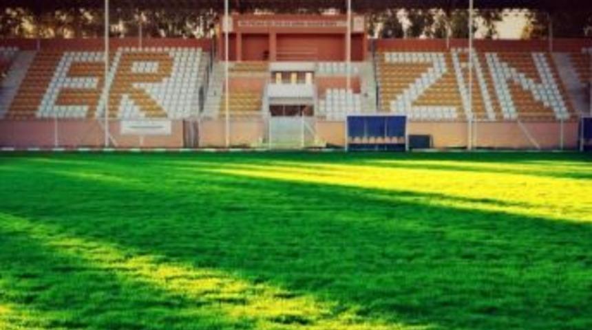 Erzin Şehir Stadı Yeşile B&uuml;r&uuml;nd&uuml;