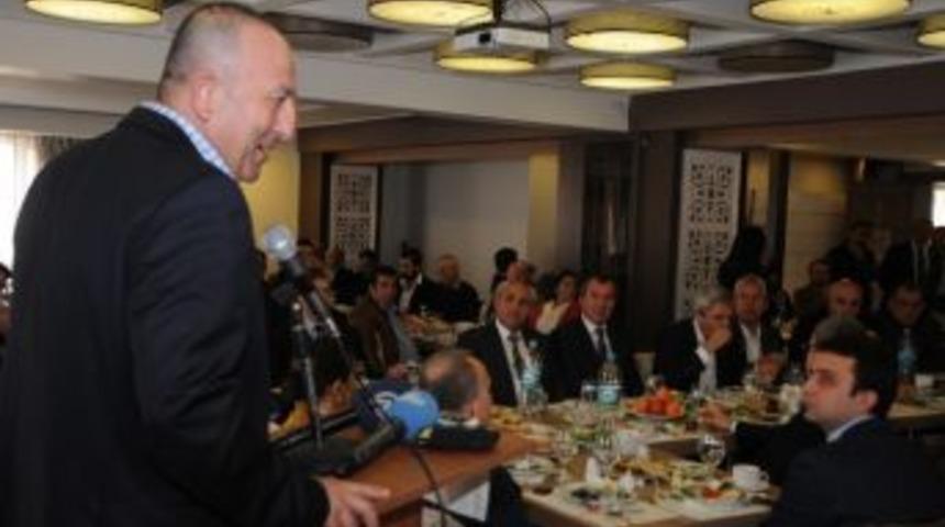 Bakan &Ccedil;avuşoğlu, Kayserililerle Buluştu