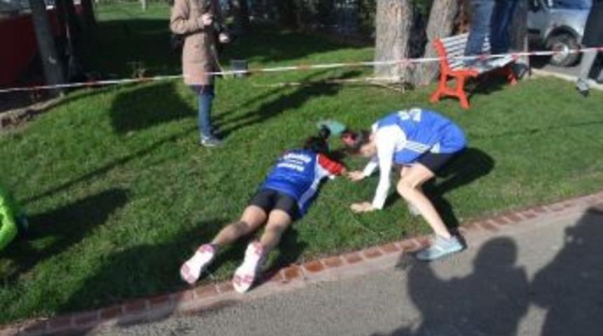 Buz Gibi Havada Birincilik İ&ccedil;in Koştular