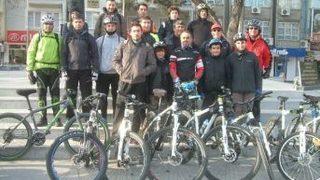 Burhaniyeli Bisikletçiler Tuncel Kurtiz’e Gitti