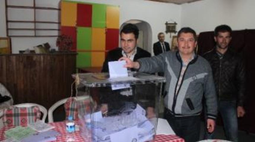 Ahmet &Ouml;zen Yeniden Başkan Se&ccedil;ildi