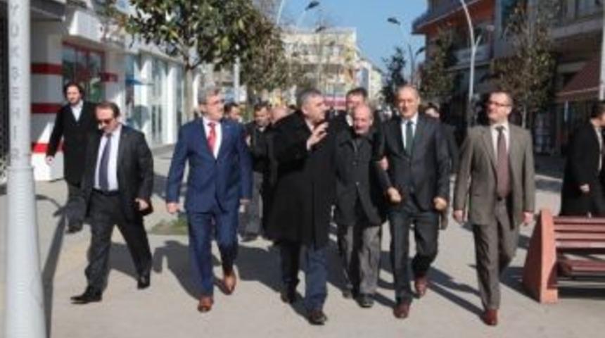 Başkan To&ccedil;oğlu: "esnafımızla Ortak Projeler &Uuml;retiyoruz"