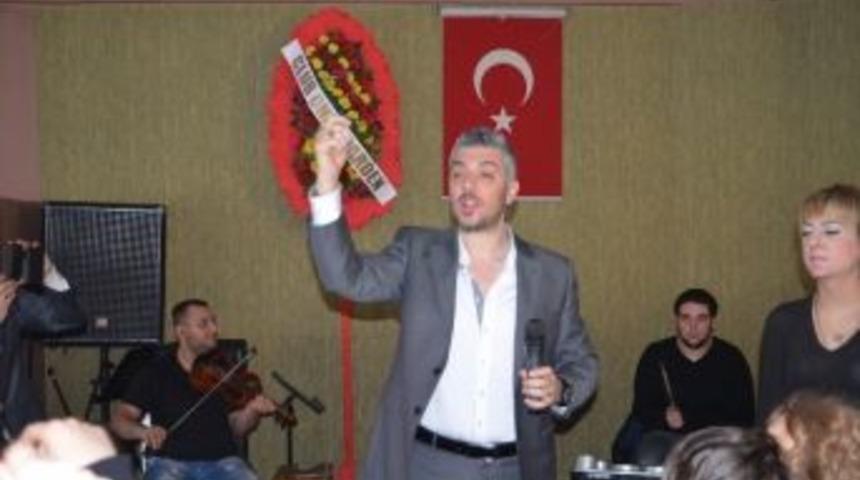 Mhp&rsquo;li Kadınlar Popstar Armağan&rsquo;la &Ccedil;oştu