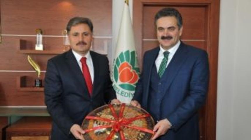 İpek&rsquo;ten Malatya Belediyesi'ne Ziyaret