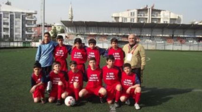 Kardeşk&ouml;y&rsquo;&uuml;n U 14&rsquo;leri &Ccedil;eştepe&rsquo;yi Ge&ccedil;ti