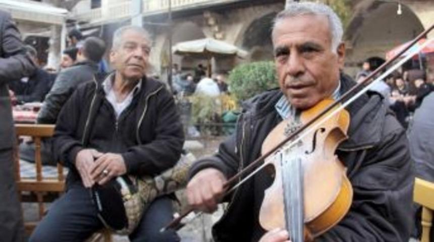 40 Yıldır M&uuml;zisyenlikle Ge&ccedil;iniyorlar