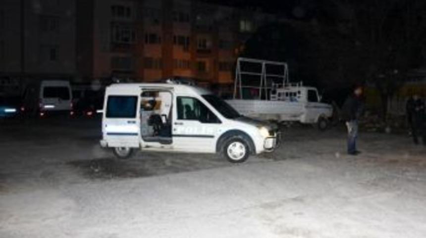 Edremit&rsquo;te Polis Memuru Bı&ccedil;aklı Saldırıya Uğradı