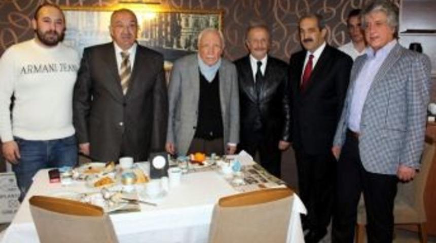 Başkan &Uuml;rg&uuml;p, Şehir K&uuml;lt&uuml;r&uuml;n&uuml; Yayma Ve Yaşatma Derneği &Uuml;yeleriyle Bir Araya Geldi