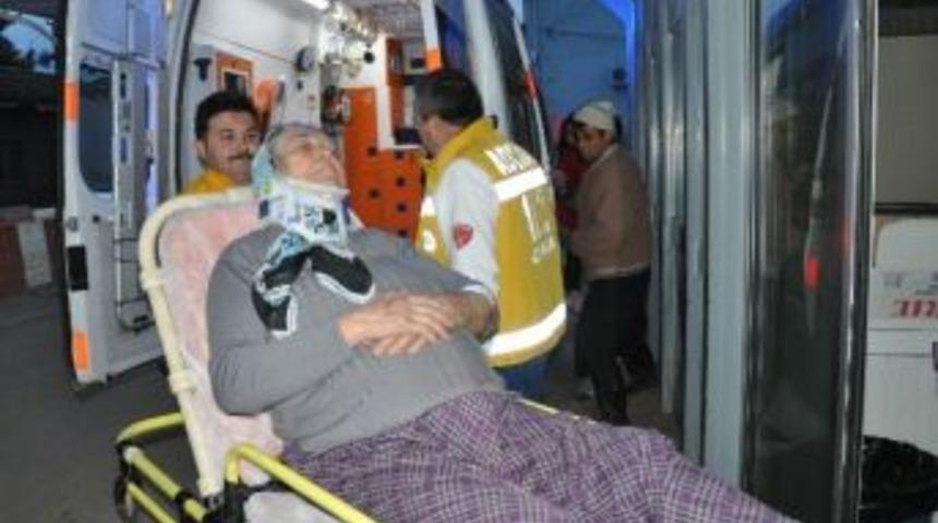 Otomobil Tarlaya U&ccedil;tu: 4 Yaralı