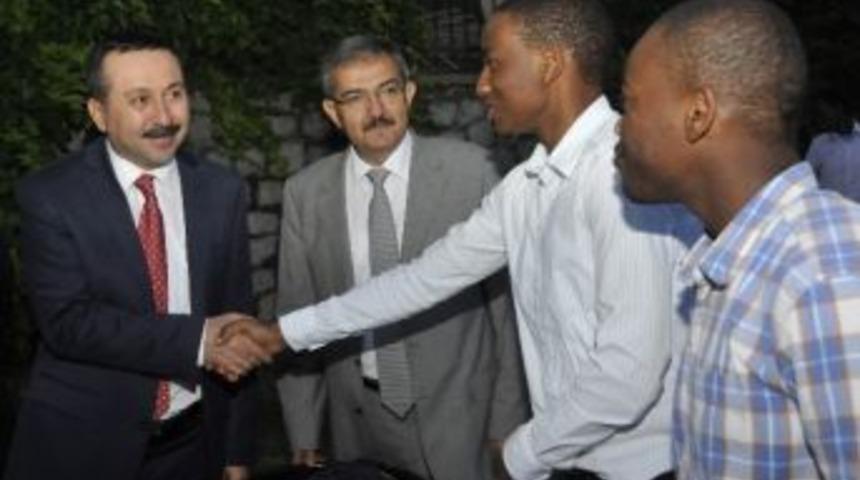 Sel&ccedil;uk&rsquo;ta 86 &Uuml;lkeden Bin 32 Yabancı &Ouml;ğrenci Eğitim G&ouml;r&uuml;yor