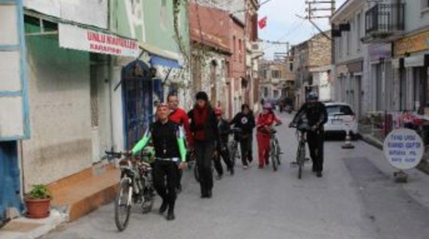 Bisikletiyle D&uuml;nyayı Dolaşan Romo Urla&rsquo;yı Da Ziyaret Etti