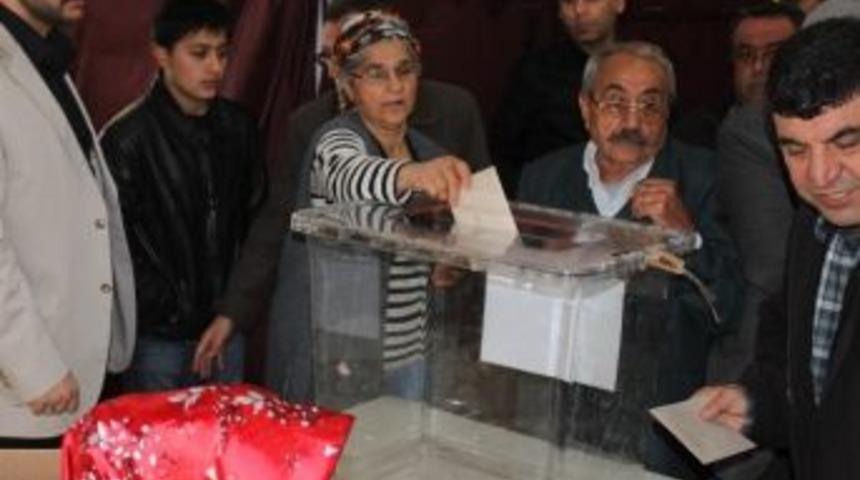 D&ouml;rtyol'da Esnaf Ahmet B&ouml;l&uuml;kbaşı'nı Yeniden Se&ccedil;ti