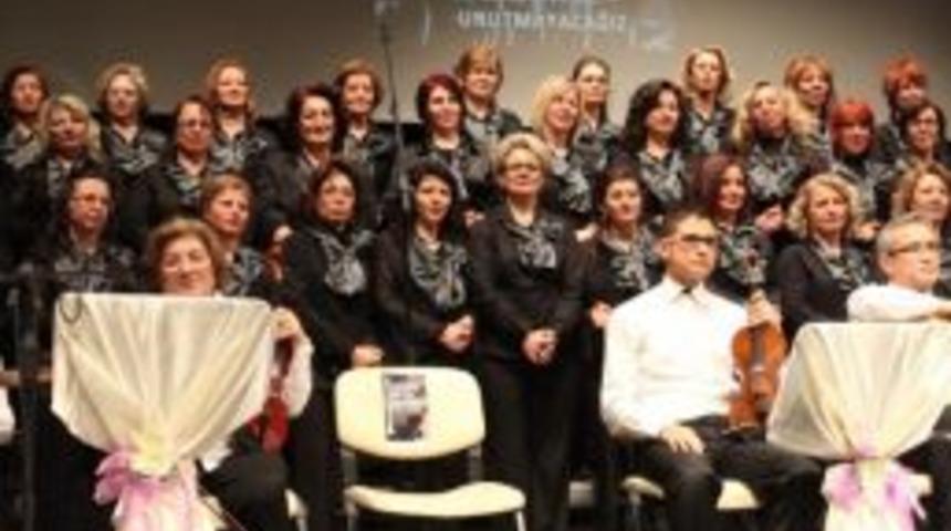 Kadın Korosu G&uuml;nay Devrimci&rsquo;yi Andı
