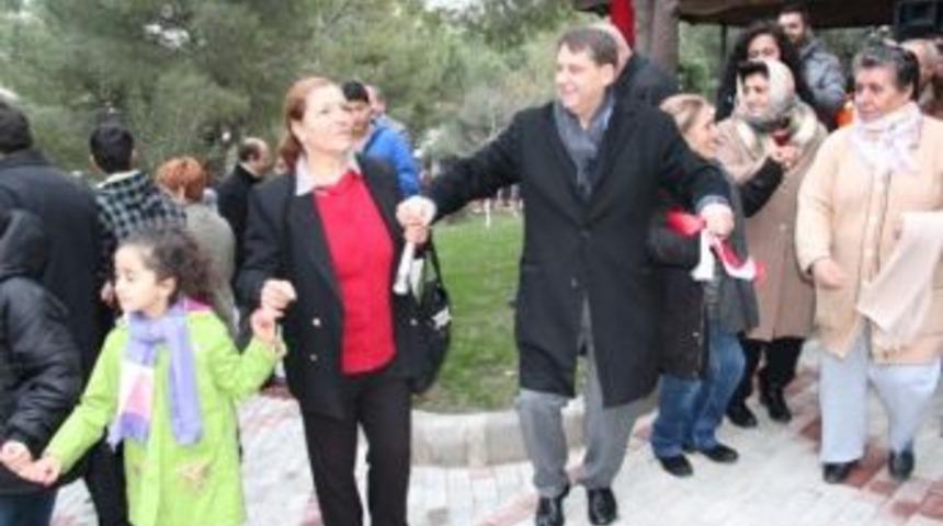 Konak'ta Mehtap Parkı'na Renkli A&ccedil;ılış