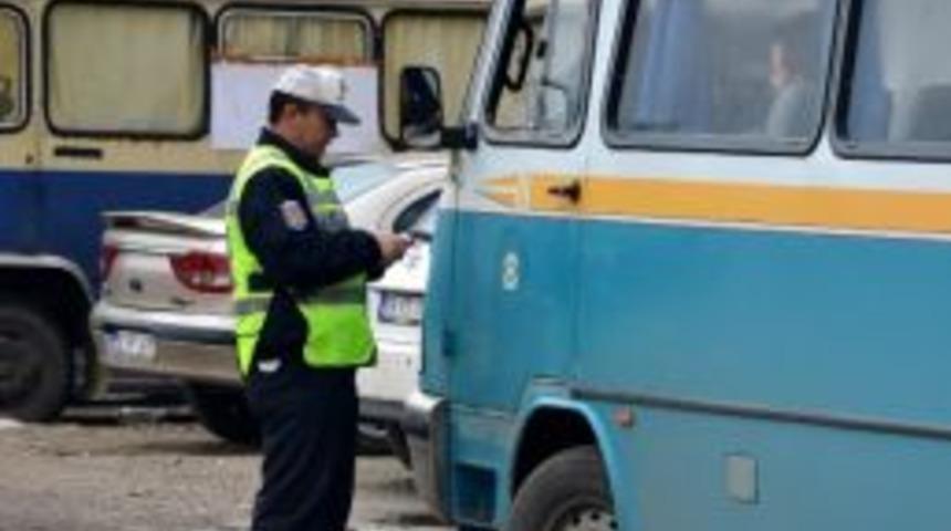 Tekirdağ'da Yolcu Otob&uuml;slerine Kar Lastiği Denetimi