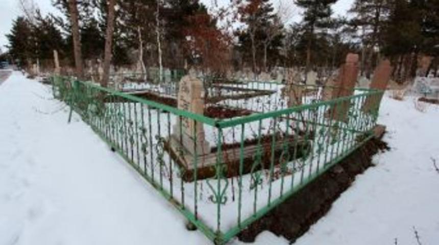 Mezarlıklardaki Demirler Kaldırılacak