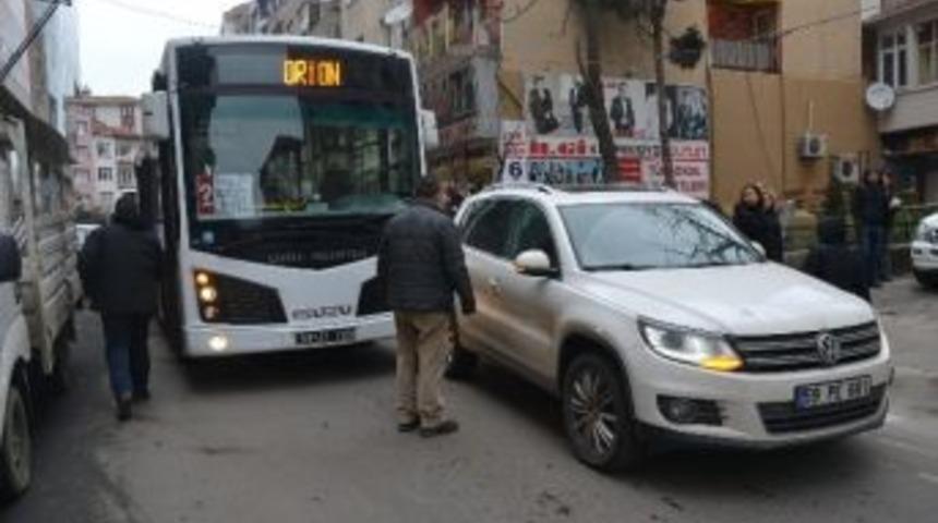 Kaza Trafiği Kilitledi