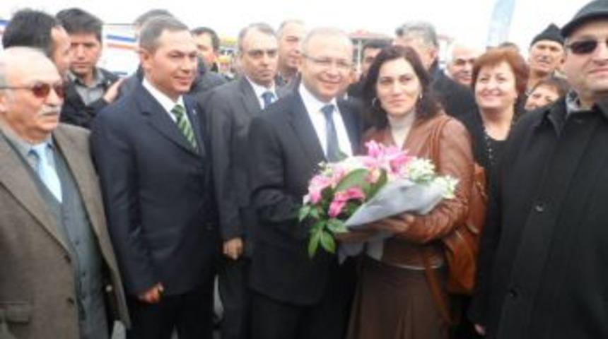 Millet vekili Prof. dr.Ercan Candan Ak Partililerce konvoylu karşılama