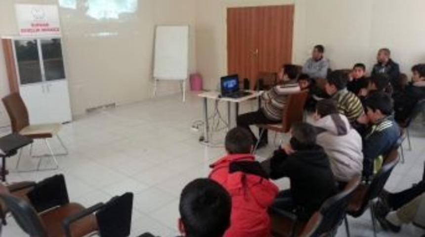 &Ouml;ğrencilere Film G&ouml;sterimi