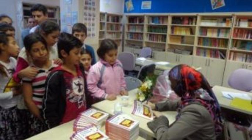 Yazar Nehir Aydın G&ouml;kduman, Bilgievi &Ouml;ğrencileriyle Buluştu