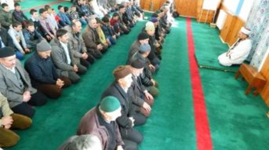 K&ouml;yde Yaşayan Kadınlara Ve &Ouml;ğrencilere Kur&rsquo;an-ı Kerim Eğitimi