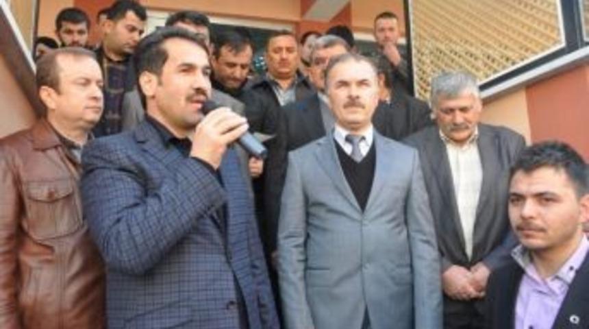 Başkan Yaman Dilovası Sakaryalılar Derneği'nin Yeni Binasının A&ccedil;ılışa Katıldı