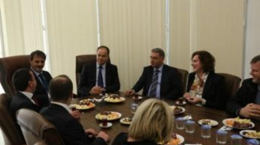 Serdivan Ve Breza Kardeş Belediye Oldular