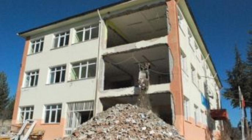 Pazarlar İlk Ve Orta Okulu Binalarında Güçlendirme Çalışmaları Başladı