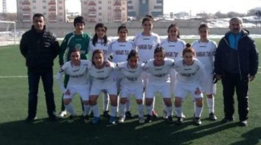 Hakkari Bayan Futbol Takımı&rsquo;ndan Farklı Galibiyet