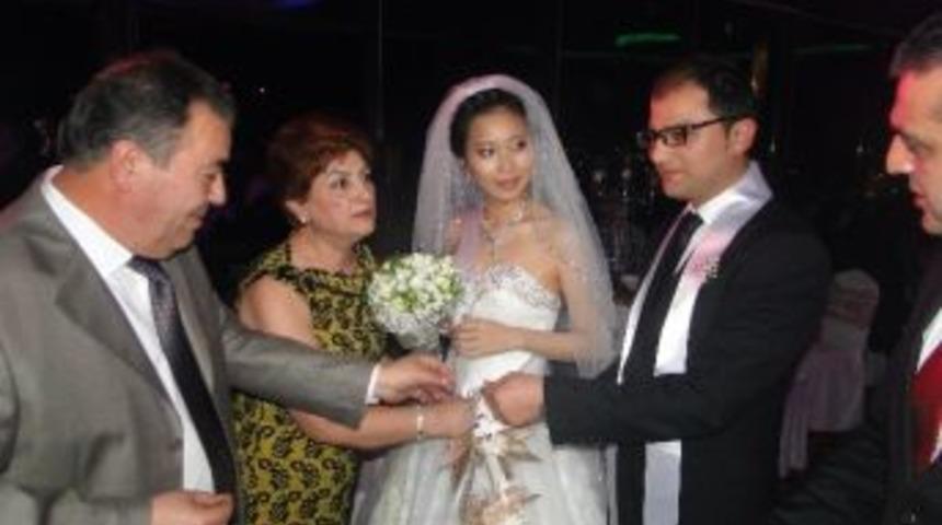 Karam&uuml;rsel'e &Ccedil;inli Gelin