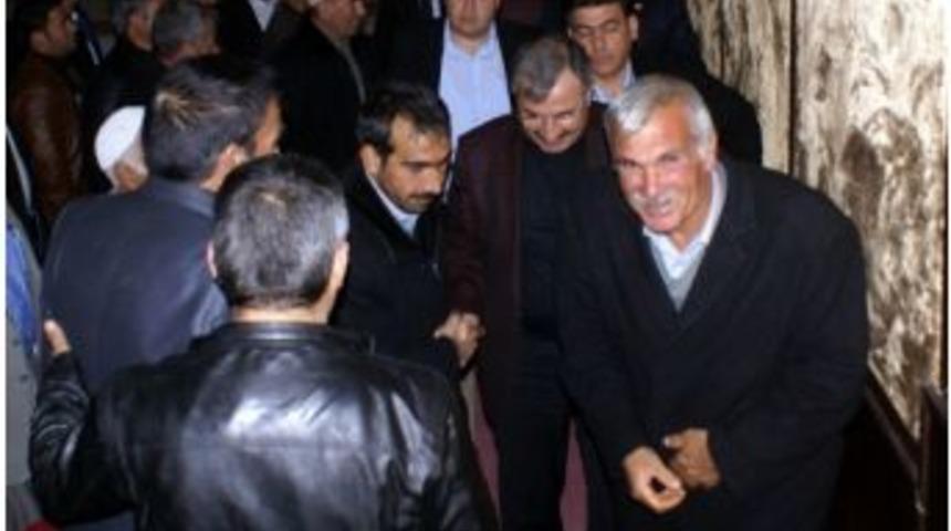 Ak Parti Belediye Başkan Adayı Arusoğlu Tanıtım Toplantısına Katıldı