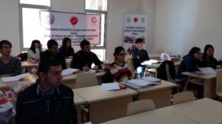 K&uuml;&rsquo;de &Uuml;cretsiz &Uuml;niversiteye Hazırlık Kursları Başladı